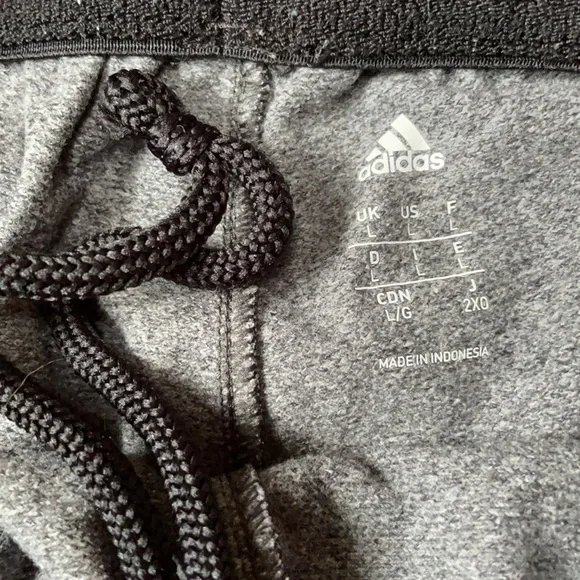 🎉HP🎉 ADIDAS Men’s Sweatpants in EUC - Picture 5 of 10